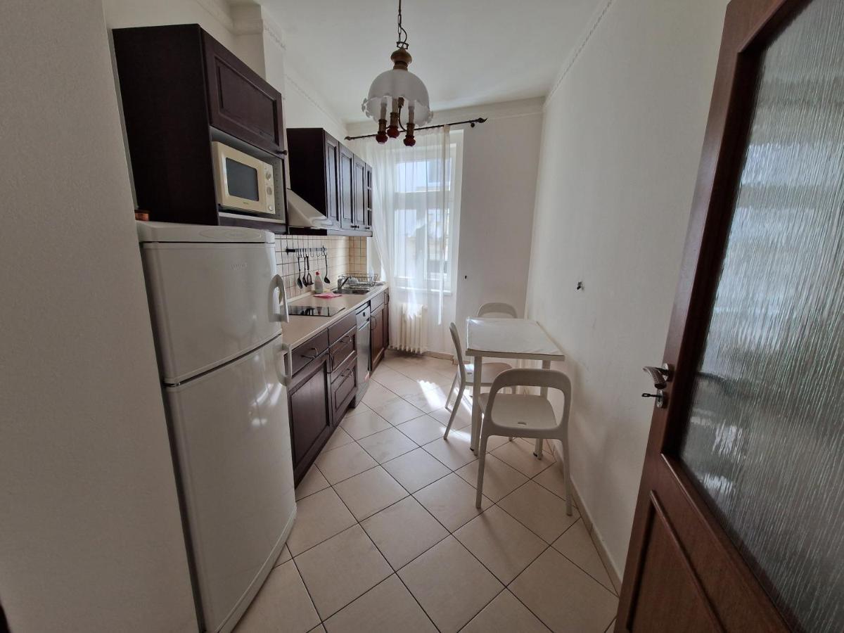 Apartman 63M2 S Balkonem V Lazenskem Centru Karlsbad Buitenkant foto